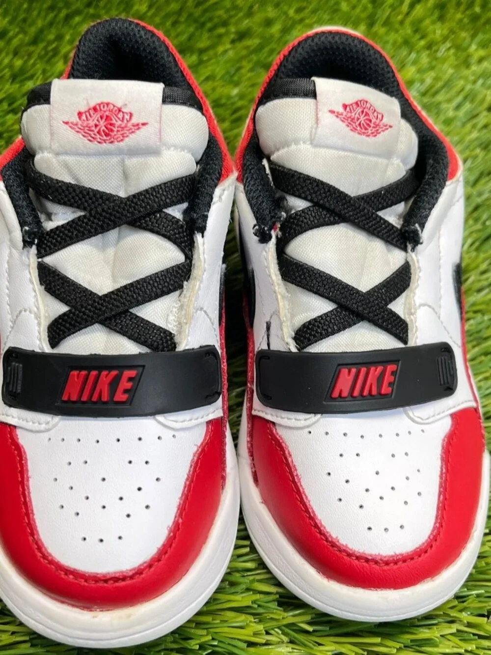 Nike Air Jordan Legacy 312 Low Boys Size 9C White Red Basketball Shoes Sneakers